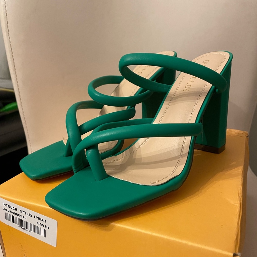NEW Emerald Spring Green Chase + Chloe Strappy Heel Pumps 8.5 8 1/2